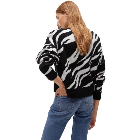 W118 by Walter Baker Zebra printed sweater small - Picture 12 of 12